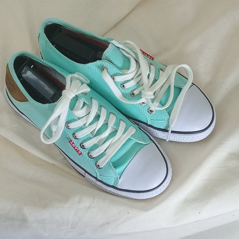 Women's Levi's Stan-Buck Low Top Sneakers, Seafoam, Size 7.5